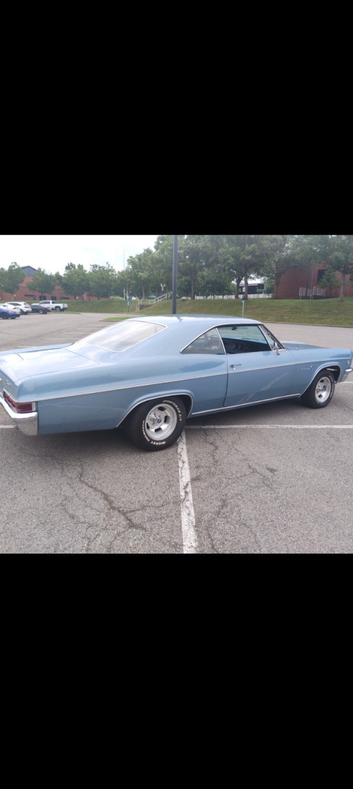 Chevrolet-Impala-1966-4