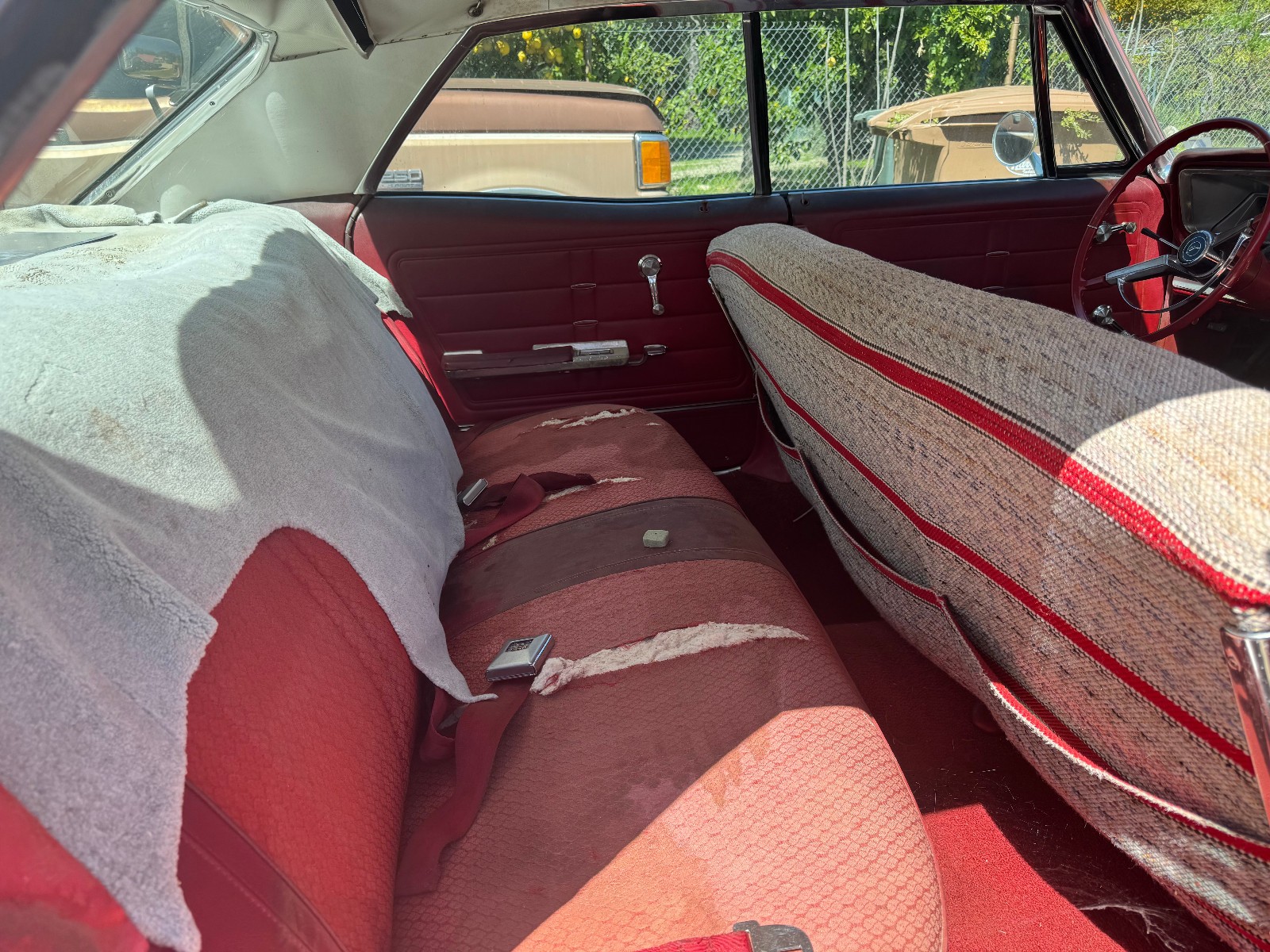 Chevrolet-Impala-1966-Coupe-2