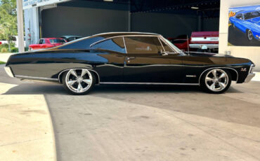 Chevrolet-Impala-1967-Coupe-3