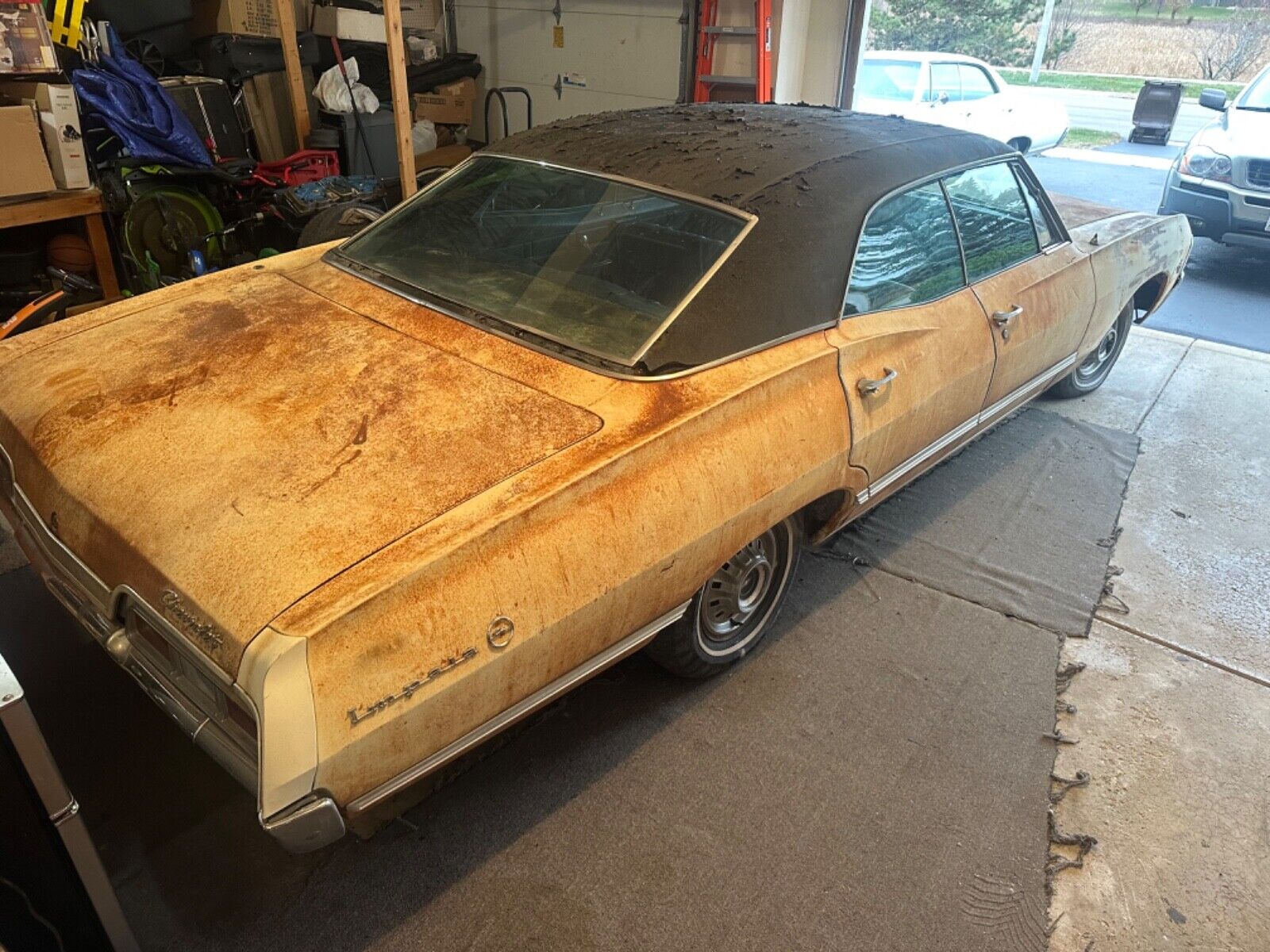 Chevrolet-Impala-1967-Sedan-3