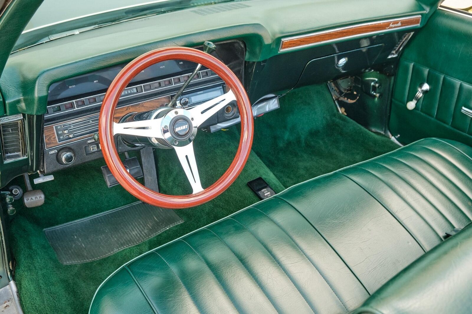 Chevrolet-Impala-1970-2-Door-12