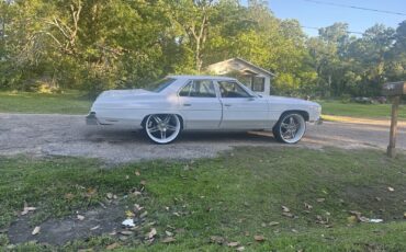 Chevrolet-Impala-1976-Coupe-13