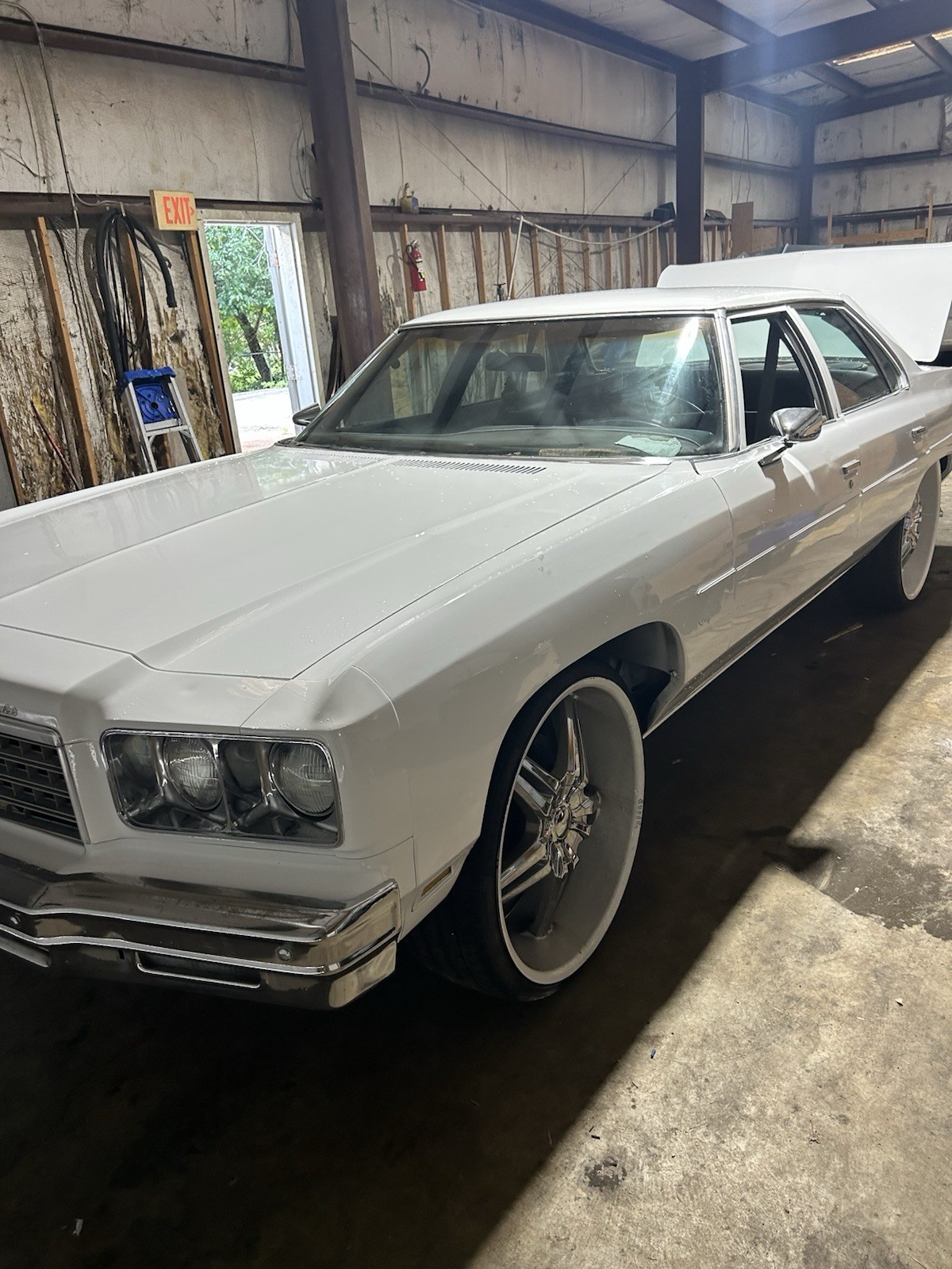 Chevrolet-Impala-1976-Coupe-15