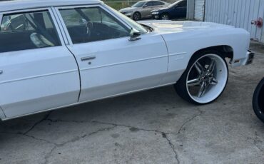 Chevrolet-Impala-1976-Coupe