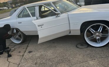 Chevrolet-Impala-1976-Coupe-9