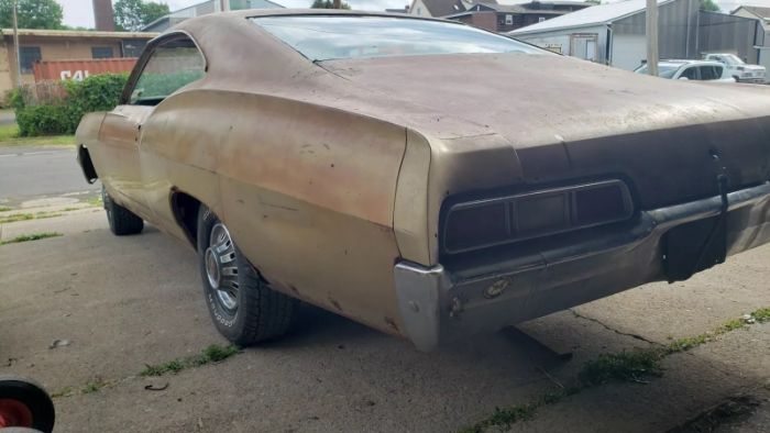 Chevrolet-Impala-ss-1967-Gold-Gold-3