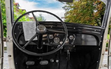 Chevrolet-Independence-1931-White-WhiteBlack-1