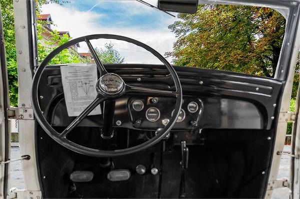Chevrolet-Independence-1931-White-WhiteBlack-1