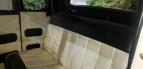Chevrolet-Independence-1931-White-WhiteBlack-11