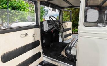 Chevrolet-Independence-1931-White-WhiteBlack-12