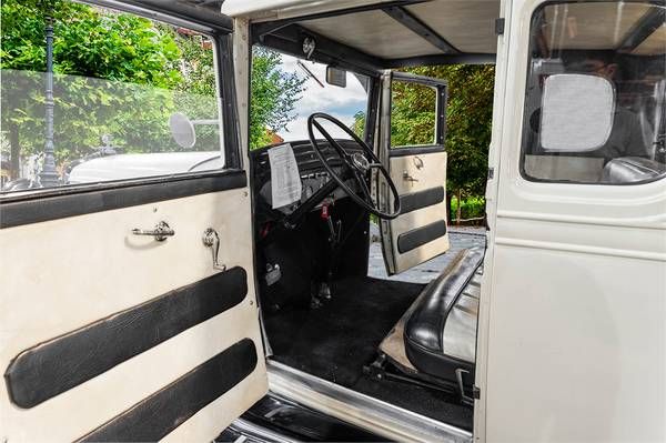 Chevrolet-Independence-1931-White-WhiteBlack-12
