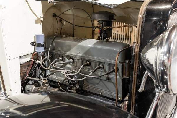 Chevrolet-Independence-1931-White-WhiteBlack-6