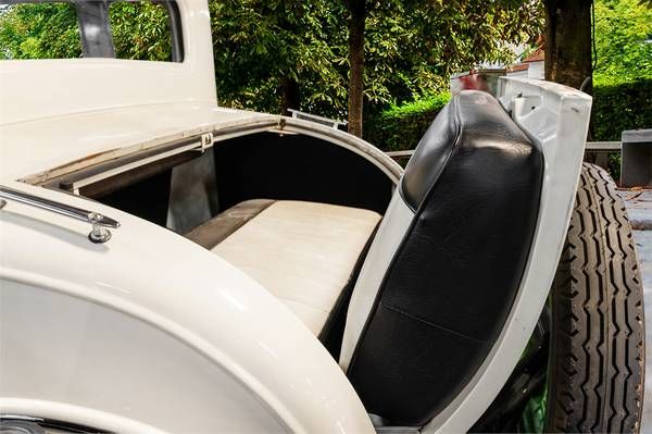 Chevrolet-Independence-1931-White-WhiteBlack-7