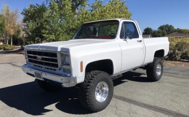 Chevrolet-K-10-1978-White-Red