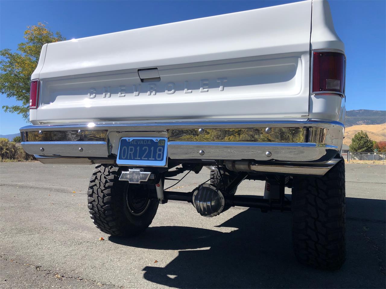 Chevrolet-K-10-1978-White-Red-5