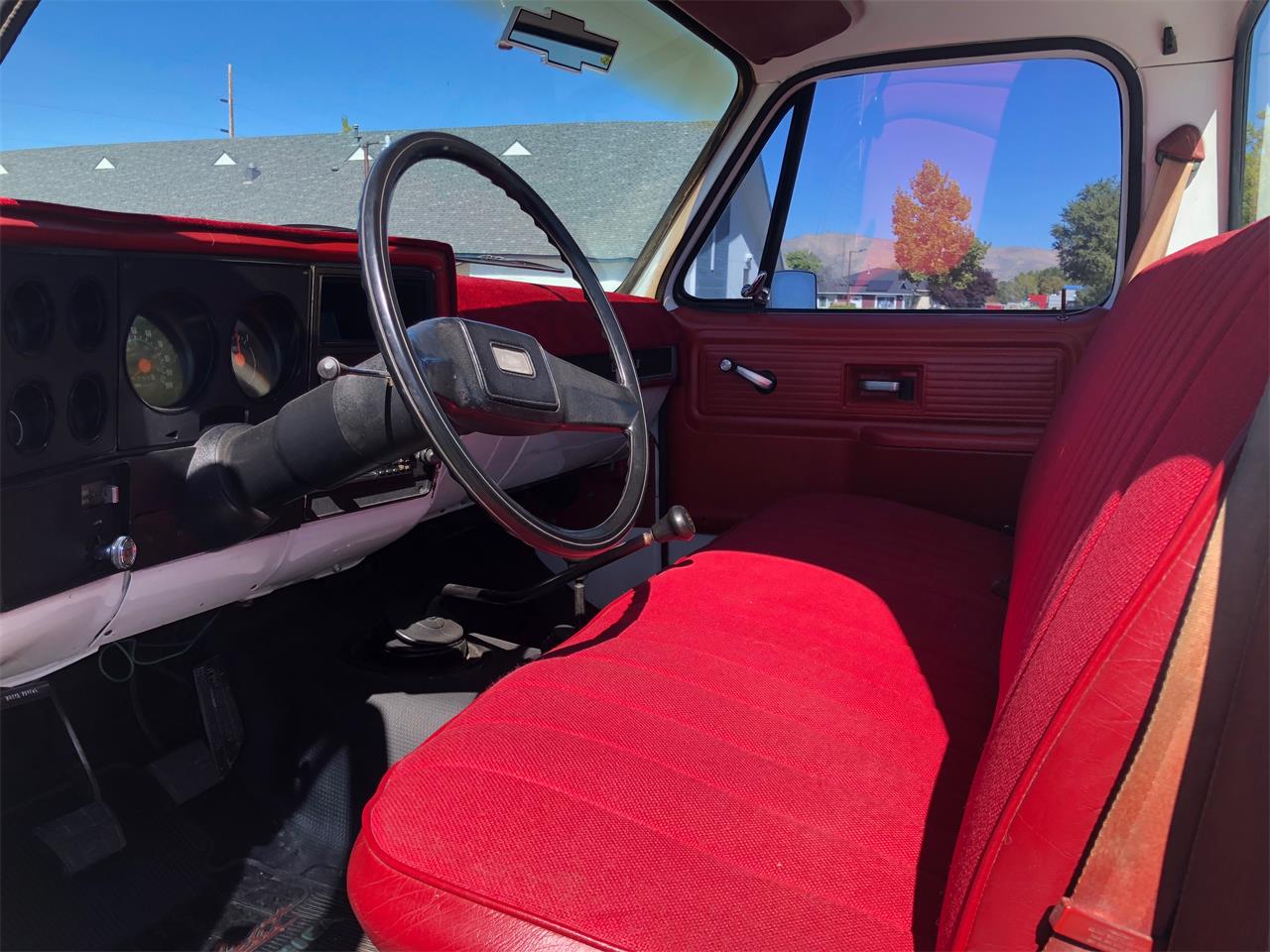 Chevrolet-K-10-1978-White-Red-8