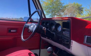 Chevrolet-K-10-1978-White-Red-9