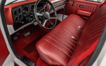 Chevrolet-K-10-1987-Pickup-Truck-2