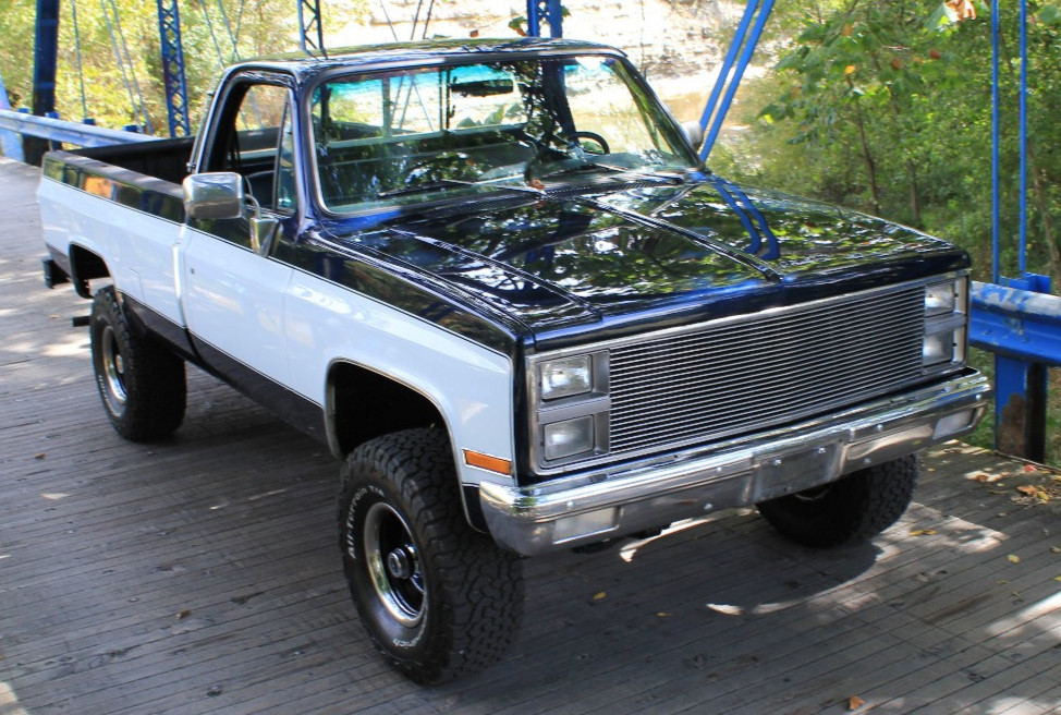 Chevrolet-K10-1982-Standard-Cab-Pickup-1