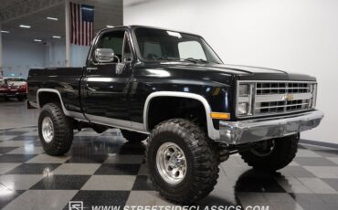 Chevrolet-K10-1985-Black-Black-14