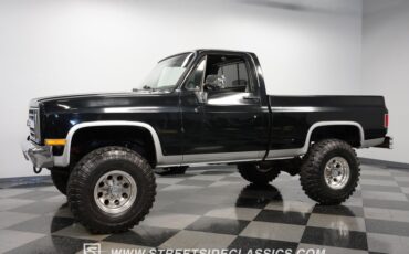 Chevrolet-K10-1985-Black-Black-4