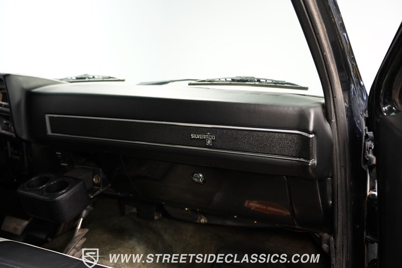 Chevrolet-K10-1985-Black-Black-48