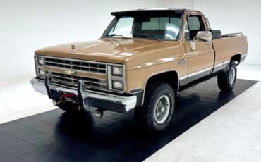 Chevrolet-K10-1986-Nevada-Gold-Black-12