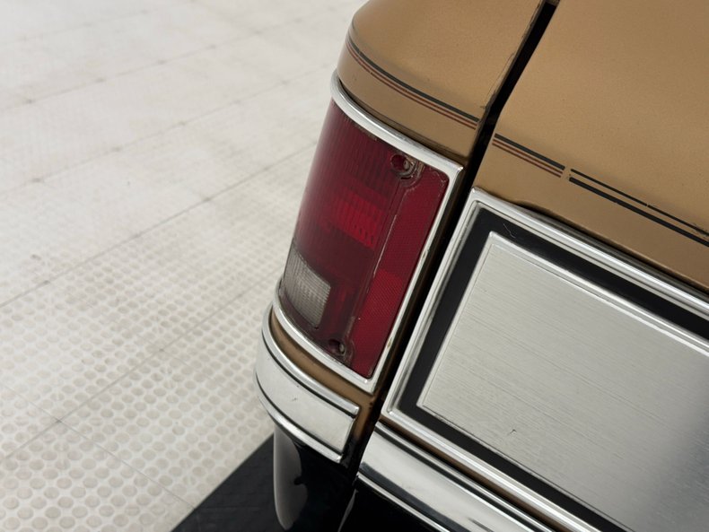 Chevrolet-K10-1986-Nevada-Gold-Black-14