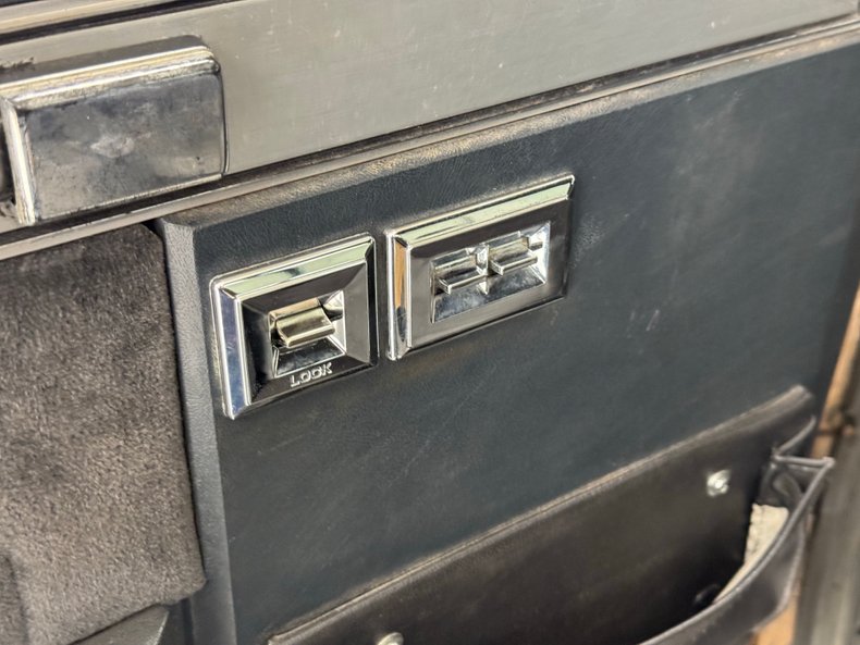 Chevrolet-K10-1986-Nevada-Gold-Black-27