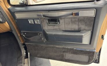 Chevrolet-K10-1986-Nevada-Gold-Black-28
