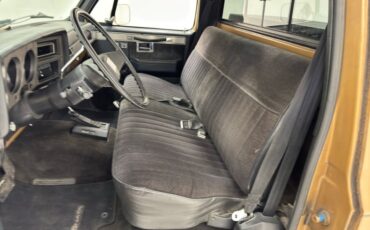 Chevrolet-K10-1986-Nevada-Gold-Black-29