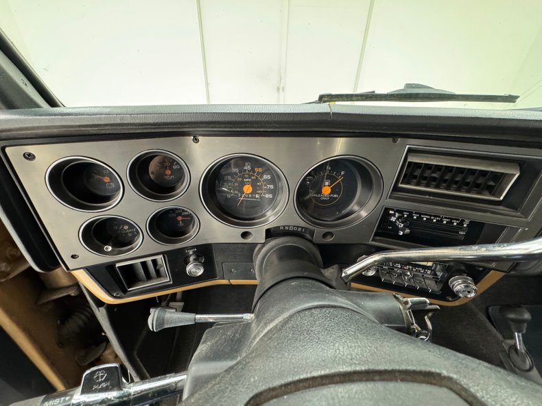 Chevrolet-K10-1986-Nevada-Gold-Black-34