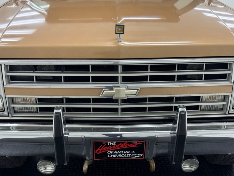 Chevrolet-K10-1986-Nevada-Gold-Black-7