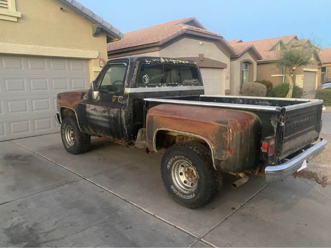 Chevrolet-K10-1987-Black-Burgundy-3