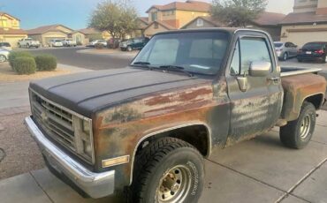 Chevrolet-K10-1987-Black-Burgundy