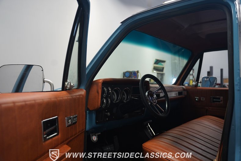Chevrolet-K10-1987-Blue-Brown-3