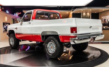 Chevrolet-K10-1987-White-Red-18