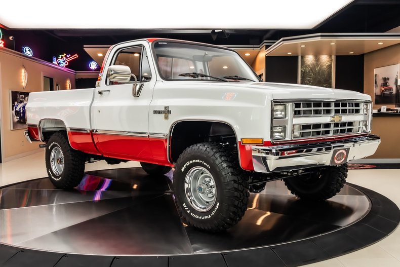 Chevrolet-K10-1987-White-Red-23