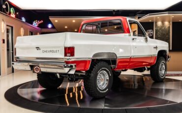 Chevrolet-K10-1987-White-Red-26