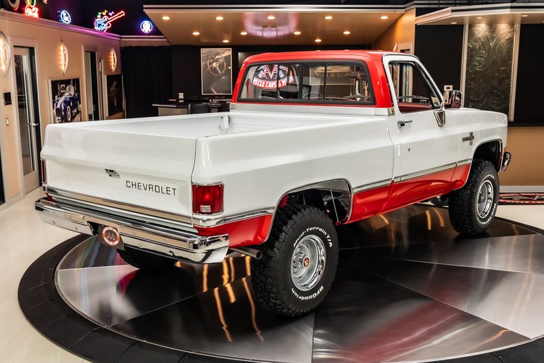 Chevrolet-K10-1987-White-Red-27