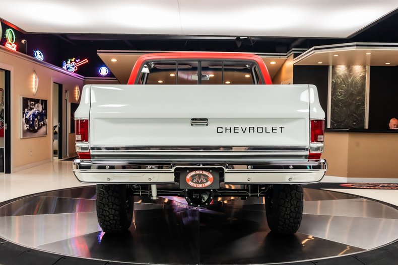 Chevrolet-K10-1987-White-Red-28