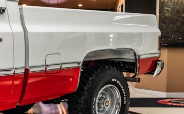 Chevrolet-K10-1987-White-Red-36