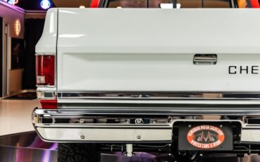 Chevrolet-K10-1987-White-Red-38