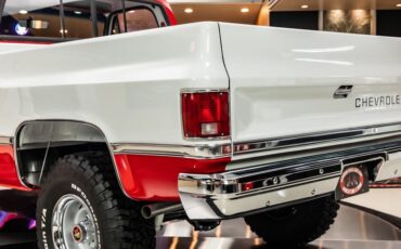 Chevrolet-K10-1987-White-Red-39