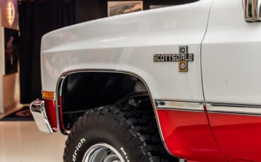 Chevrolet-K10-1987-White-Red-41