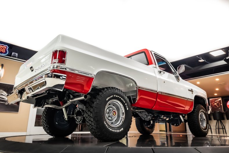 Chevrolet-K10-1987-White-Red-6
