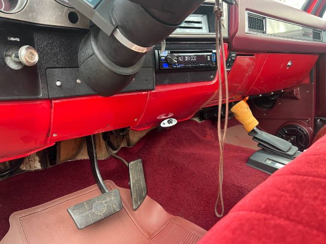 Chevrolet-K20-1986-8