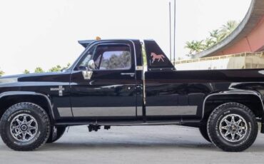 Chevrolet-K20-diesel-1986-black-1