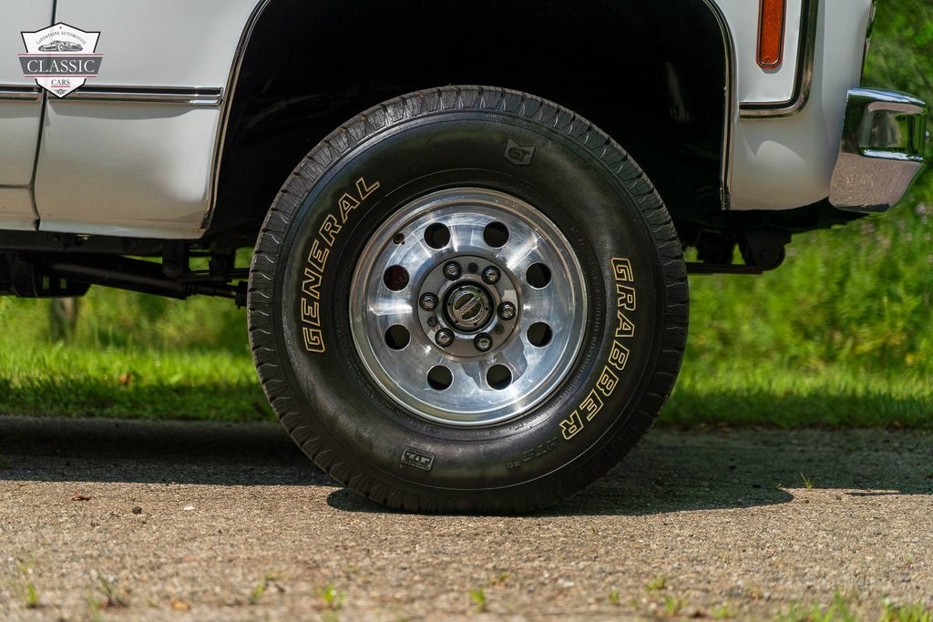Chevrolet-K5-Blazer-1976-13
