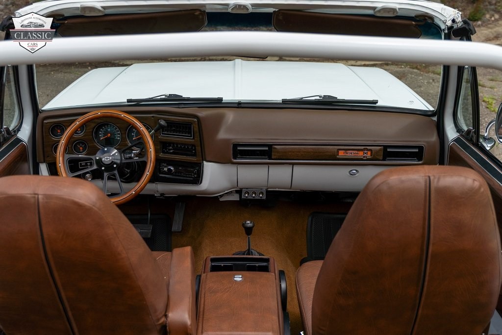 Chevrolet-K5-Blazer-1976-2